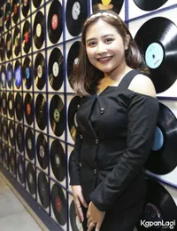 Foto Prilly Latuconsina
