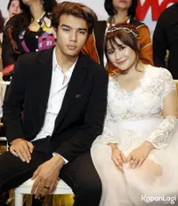 Foto Prilly Latuconsina