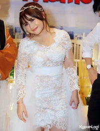 Foto Prilly Latuconsina