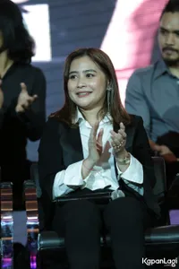 Foto Prilly Latuconsina