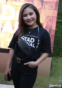 Foto Prilly Latuconsina