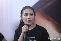 Foto Prilly Latuconsina