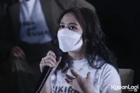 Foto Prilly Latuconsina