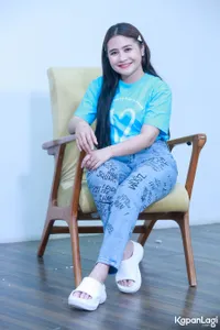 Foto Prilly Latuconsina