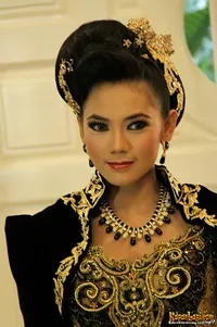 Foto Purie Mahadewi
