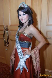 Foto Putri Raemawasti