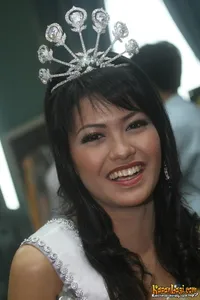 Foto Putri Raemawasti