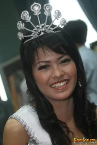 Foto Putri Raemawasti