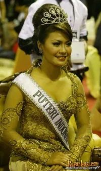 Foto Putri Raemawasti
