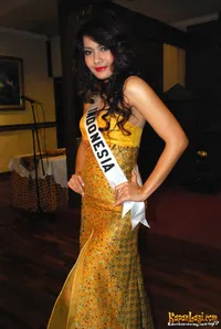 Foto Putri Raemawasti