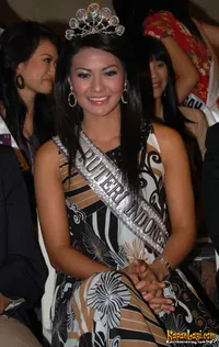 Foto Putri Raemawasti