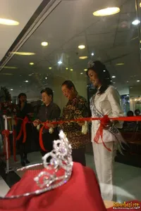 Foto Putri Raemawasti