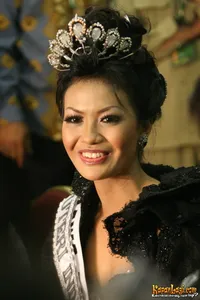 Foto Putri Raemawasti