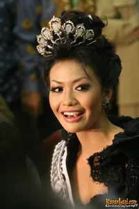 Foto Putri Raemawasti