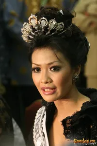 Foto Putri Raemawasti