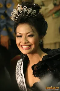 Foto Putri Raemawasti