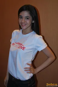 Foto Putri Una Astari