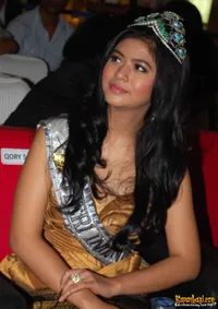 Foto Qory Sandioriva