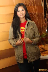 Foto Qory Sandioriva