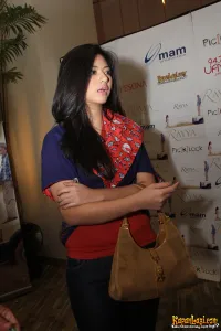 Foto Qory Sandioriva