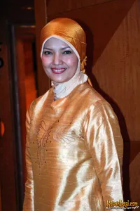 Foto Ratih Sanggarwati