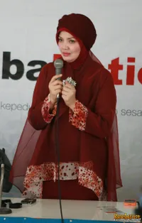 Foto Ratih Sanggarwati