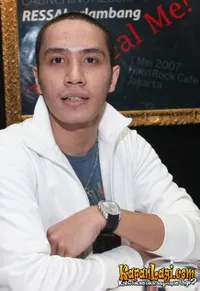 Foto Ressa Herlambang