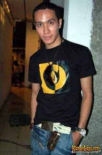 Foto Ressa Herlambang