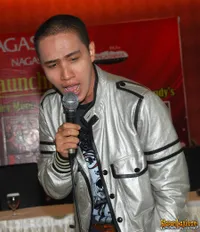 Foto Ressa Herlambang