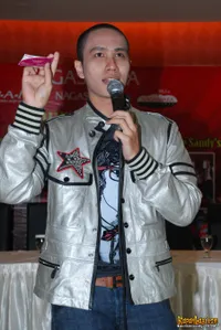 Foto Ressa Herlambang