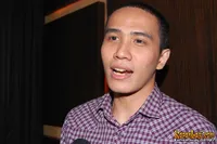 Foto Ressa Herlambang