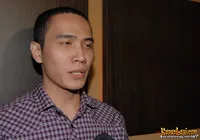 Foto Ressa Herlambang