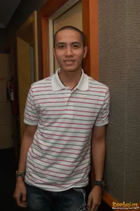 Foto Ressa Herlambang