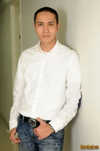 Foto Ressa Herlambang