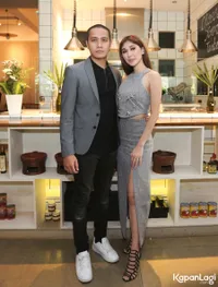 Foto Ressa Herlambang