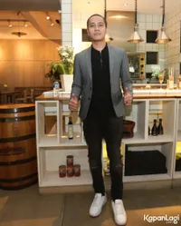 Foto Ressa Herlambang