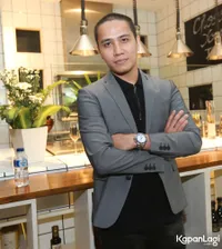 Foto Ressa Herlambang