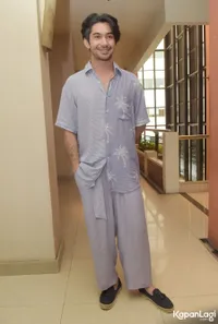 Foto Reza Rahadian