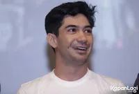Foto Reza Rahadian