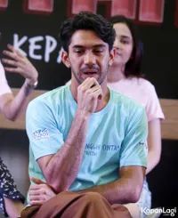 Foto Reza Rahadian