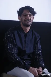 Foto Reza Rahadian