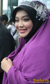 Foto Rina Gunawan