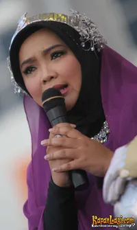 Foto Rina Gunawan