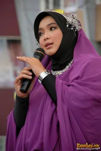 Foto Rina Gunawan