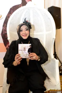 Foto Rina Gunawan