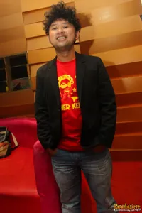 Foto Ronal Surapradja