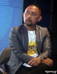 Foto Ronal Surapradja