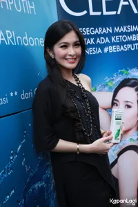 Foto Sandra Dewi