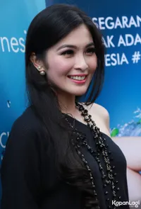 Foto Sandra Dewi