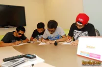 Foto Snickers and the Chicken Fighter